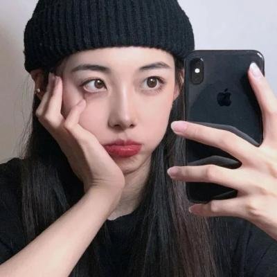 公园里的女孩